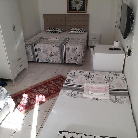 Beyaz Apart Pansiyon Çeşme Eksteriør billede