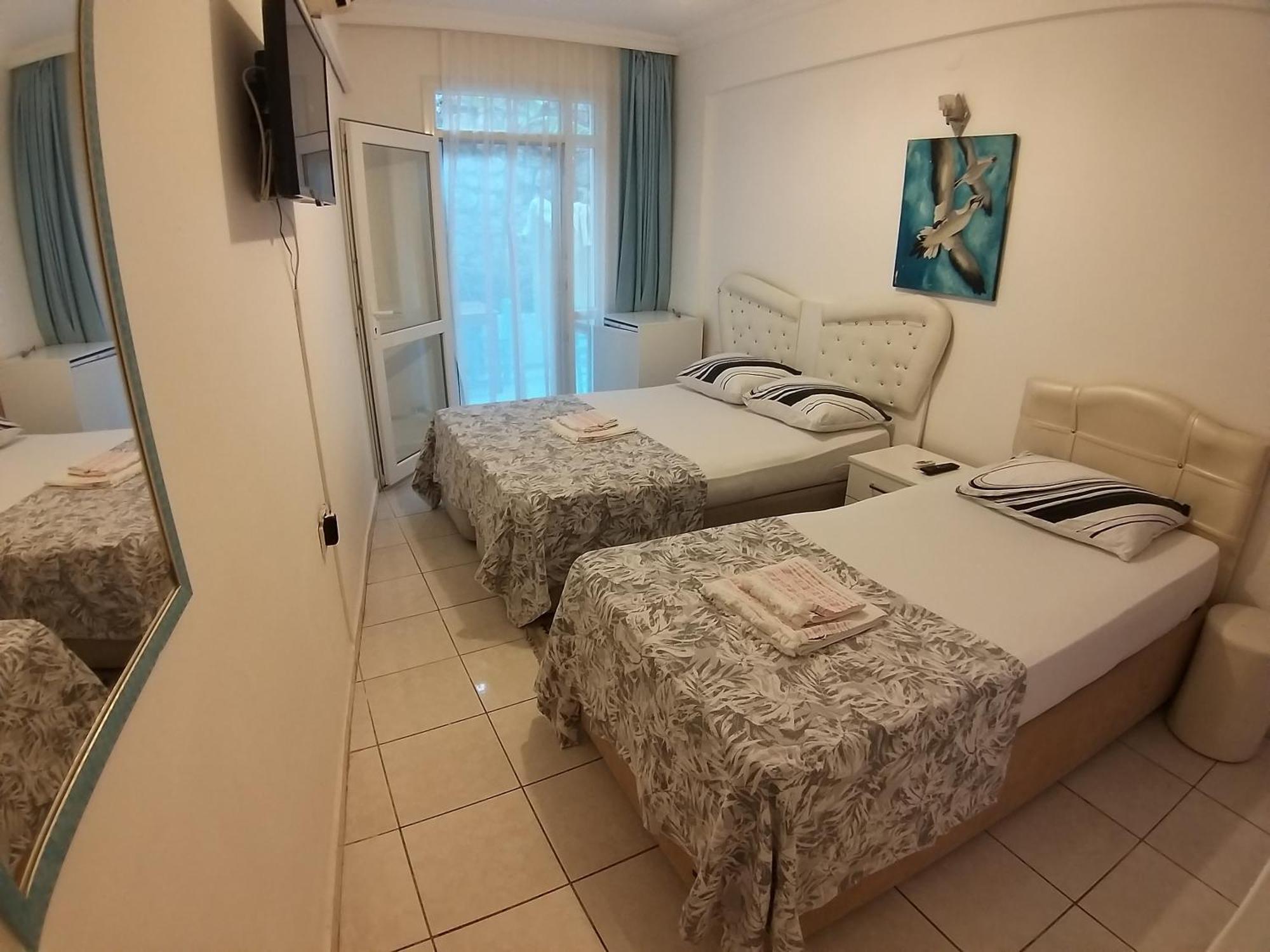 Beyaz Apart Pansiyon Çeşme Eksteriør billede