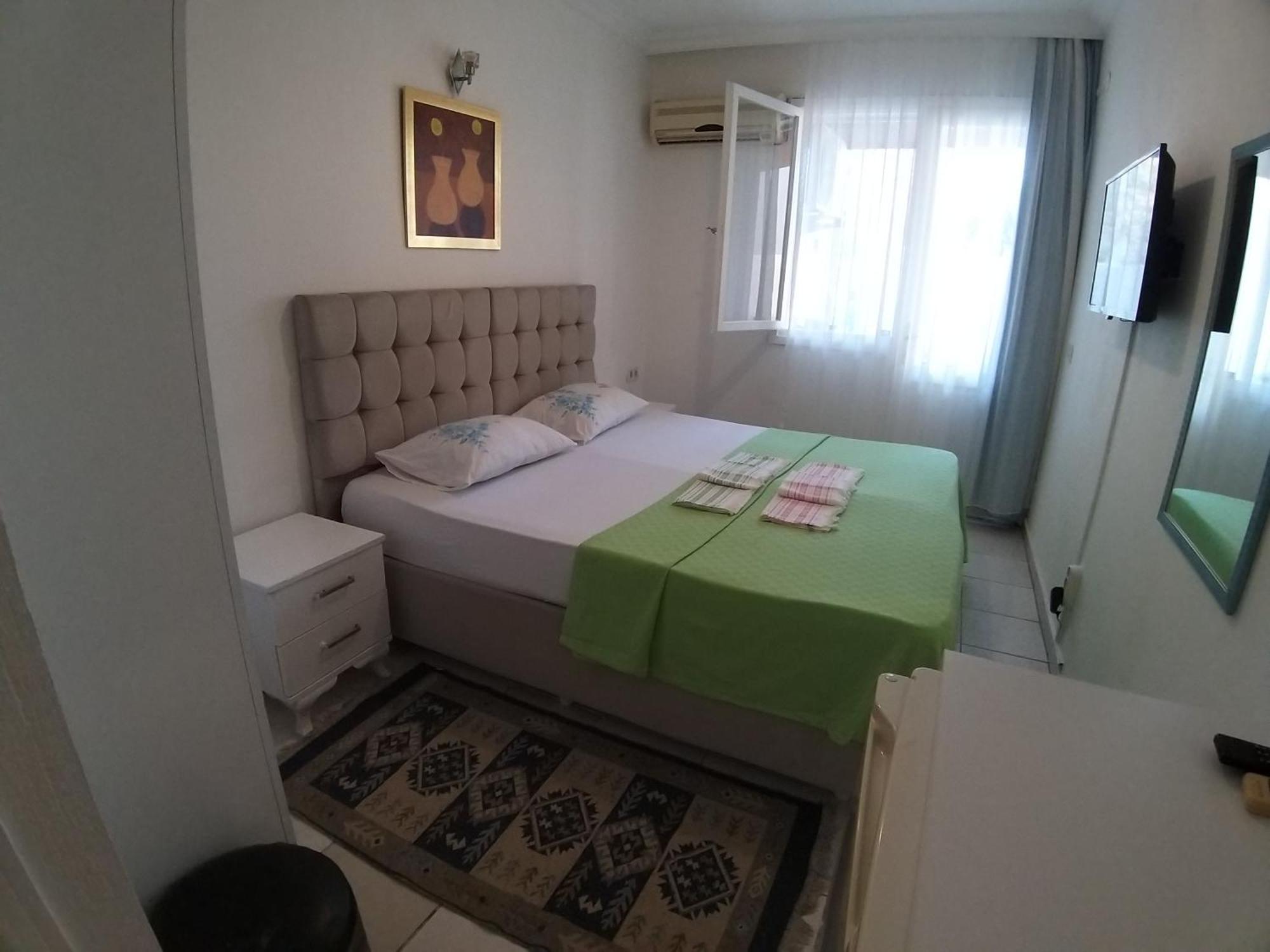 Beyaz Apart Pansiyon Çeşme Eksteriør billede