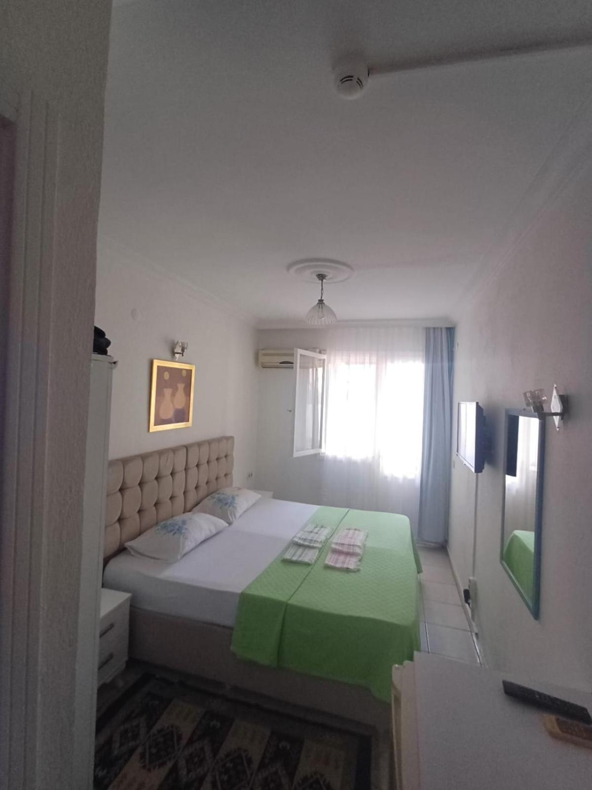 Beyaz Apart Pansiyon Çeşme Eksteriør billede